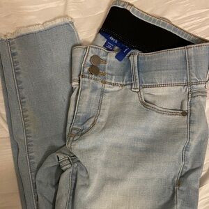 Apt 9 Light Blue Denim Ankle Jeans size  6p